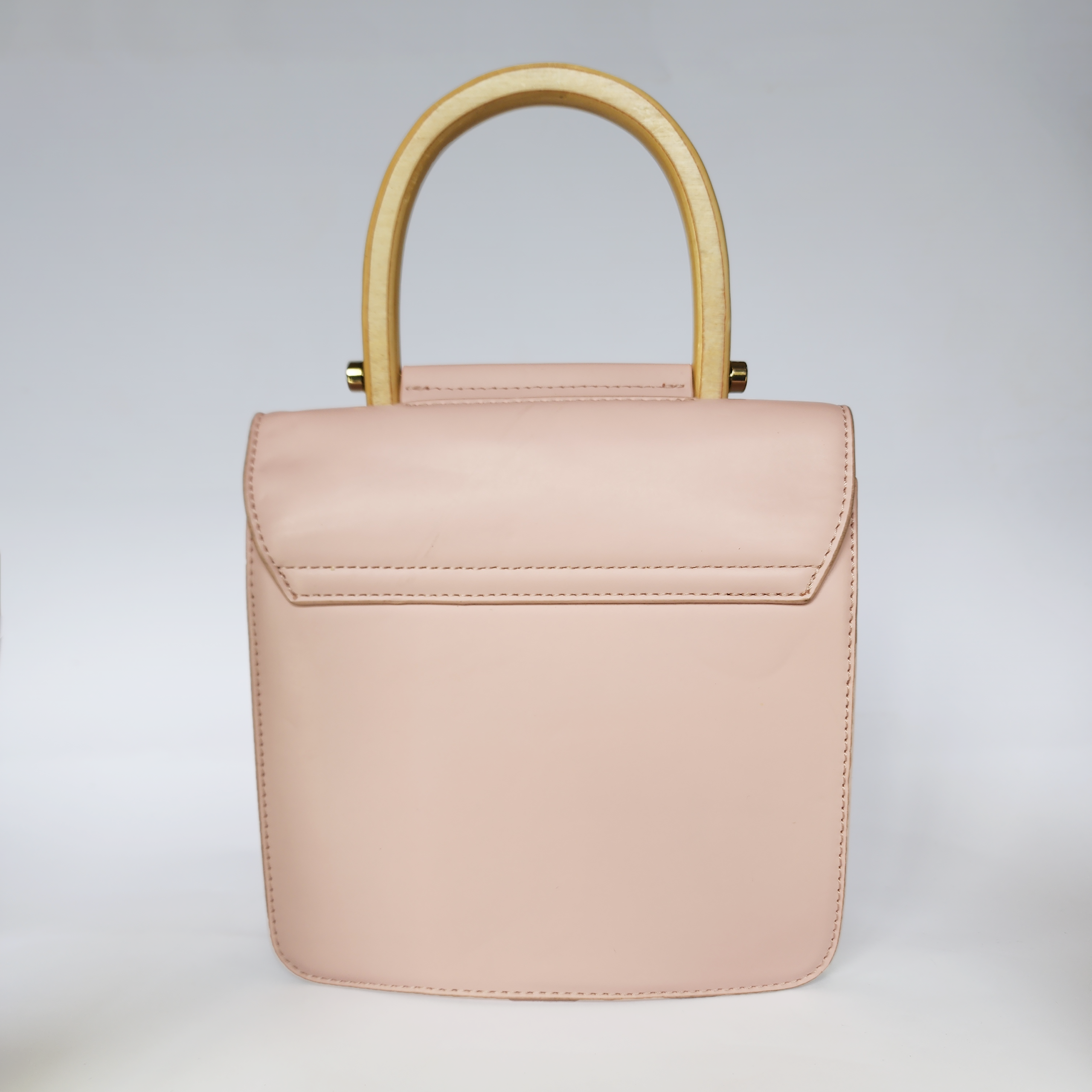 blush pink handbag with wood handle & gold chain blush pink handbag with wood handle & gold chain