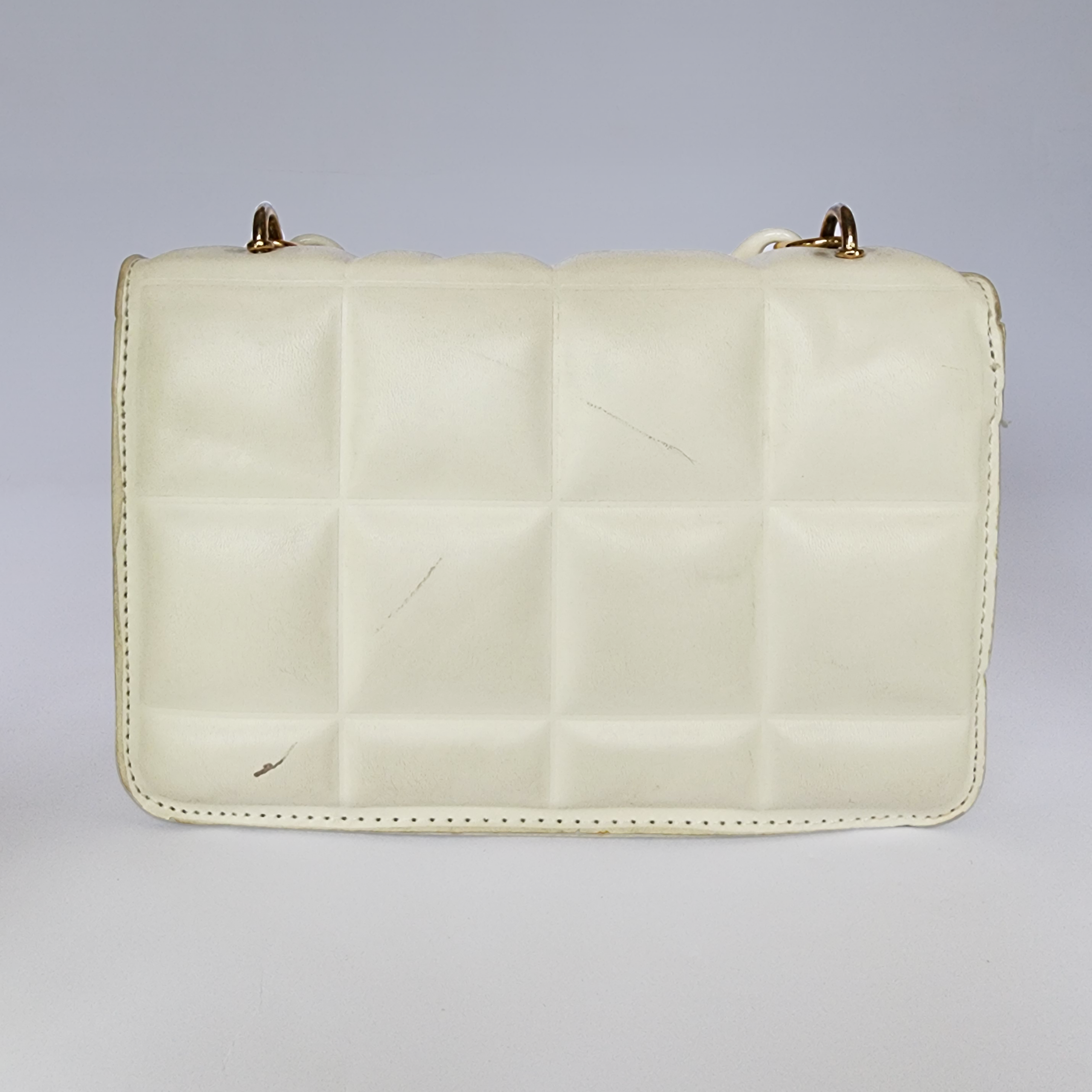 the cloud quilt shoulder bag with chunky chain the cloud quilt shoulder bag with chunky chain